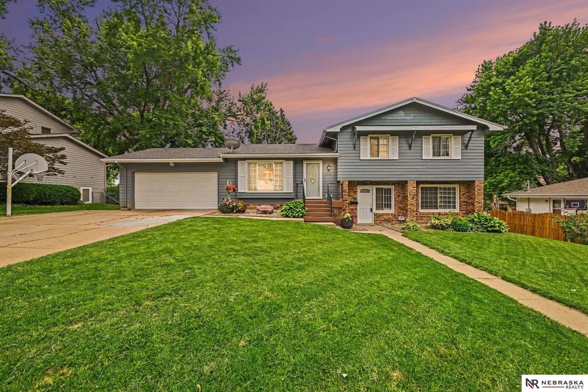 603 Hogan Drive, Papillion, NE 68046 - #1