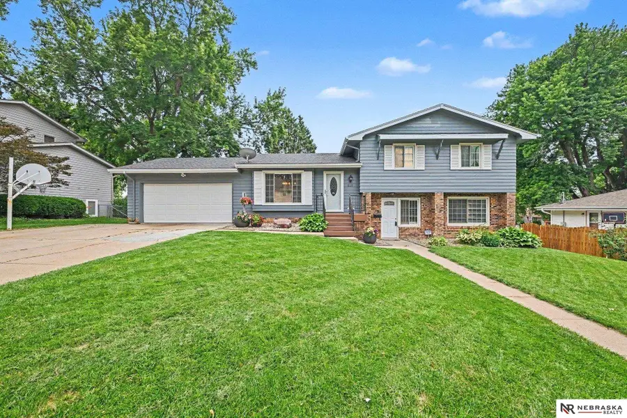 603 Hogan Drive, Papillion, NE 68046 - #2