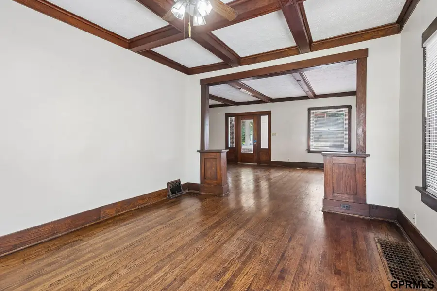 120 N 38 Street, Omaha, NE 68131 - #3