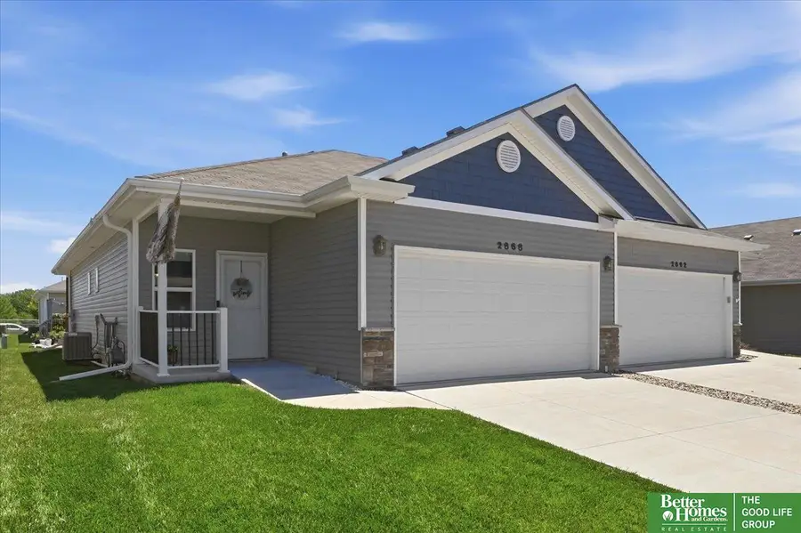 2868 Wagon Drive, Lincoln, NE 68507 - #2