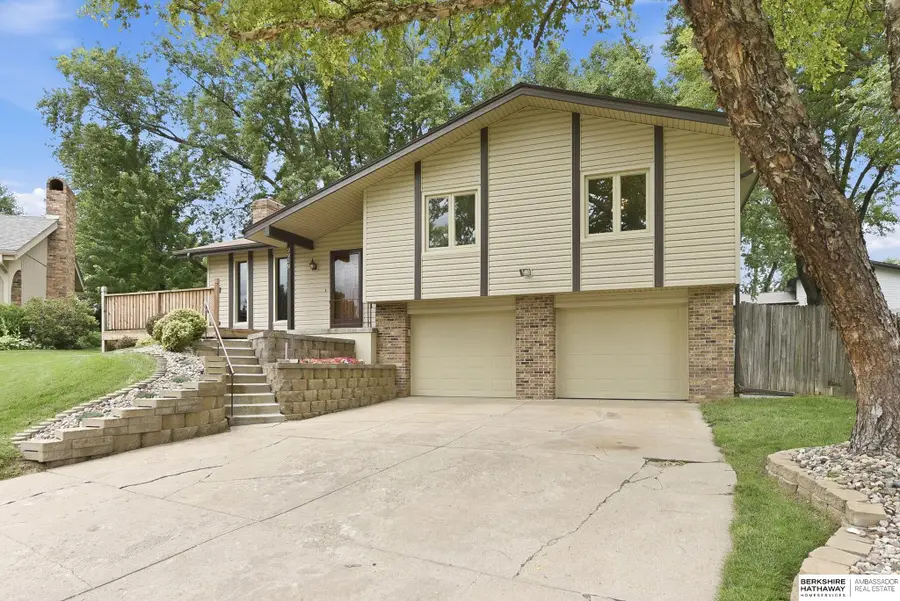 9929 P Circle, Omaha, NE 68127 - #3