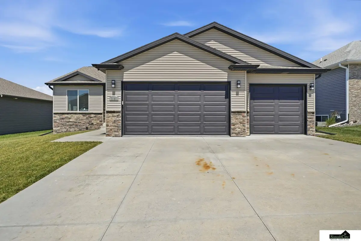 1121 N 99th Street, Lincoln, NE 68527 - #1