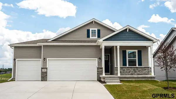 8214 N 175 Street, Bennington, NE 68007-6814