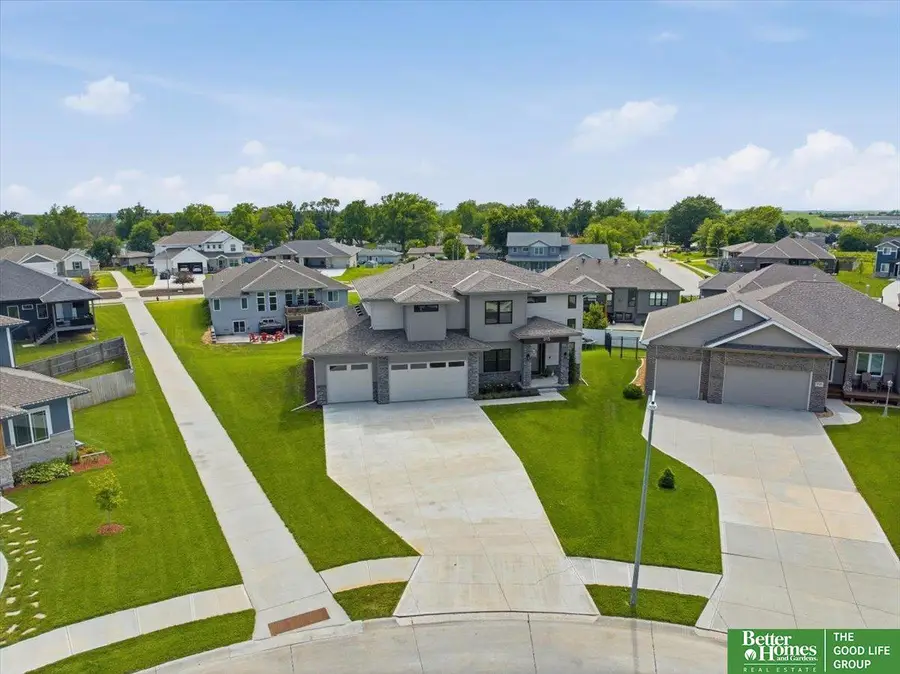 915 Elm Circle, Springfield, NE 68059 - #2