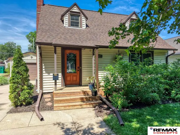 2627 S 14th Street, Lincoln, NE 68502