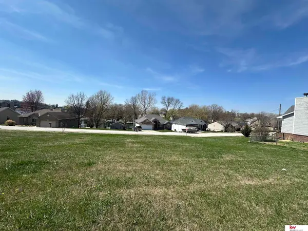 9601 Clubhouse Circle, Plattsmouth, NE 68048