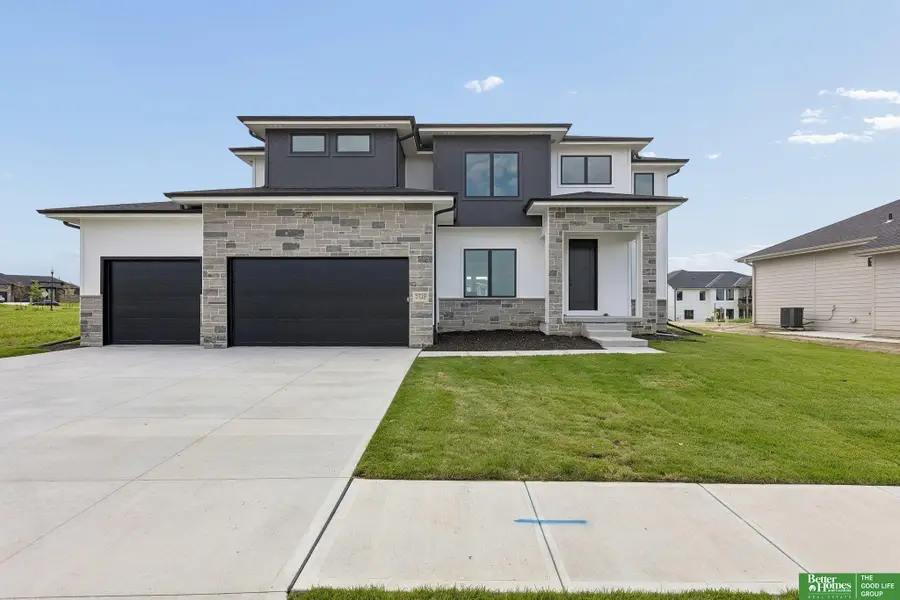 5401 N 196th Avenue, Elkhorn, NE 68022 - #2