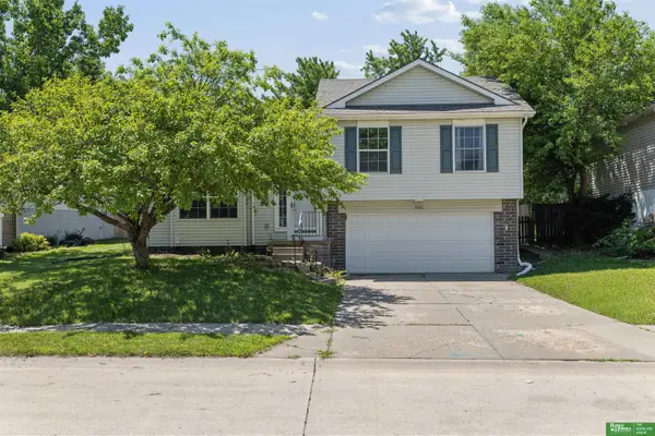 17513 Gertrude Circle, Omaha, NE 68136