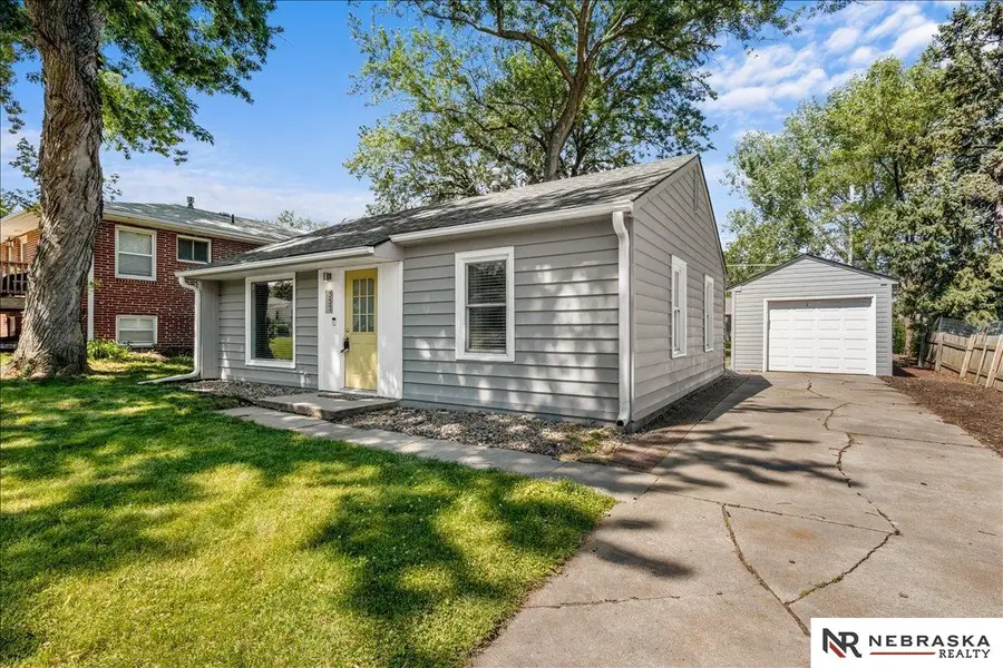 353 S 46th Street, Lincoln, NE 68510 - #2