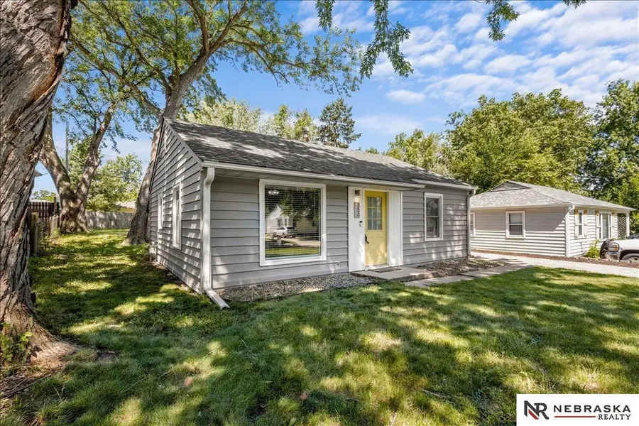 353 S 46th Street, Lincoln, NE 68510 - #3