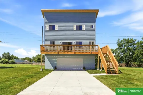 502 Hidden Meadows Drive, Fremont, NE 68025