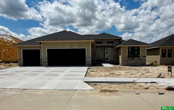 5826 N 213 Avenue, Elkhorn, NE 68022