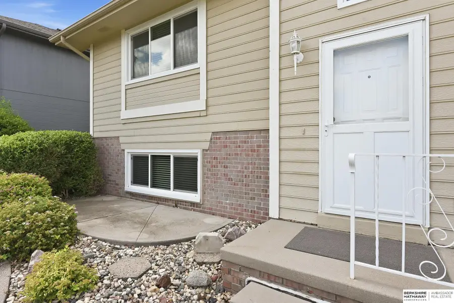 7716 S 71st Avenue, La Vista, NE 68128 - #2