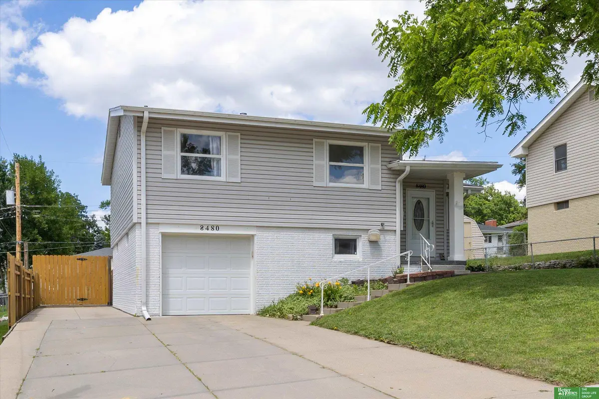 8480 Lakeview Drive, Omaha, NE 68127 - #1