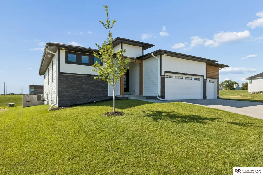 12009 Windsor Drive, Papillion, NE 68046 - #2