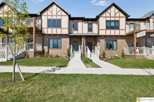 7165 Kentwell Lane #A & B, Lincoln, NE 68516