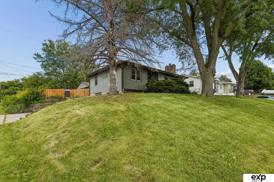4001 S 39th Street, Omaha, NE 68107 - #2