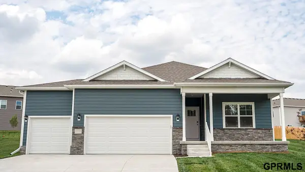 11852 S 107th Street, Papillion, NE 68046