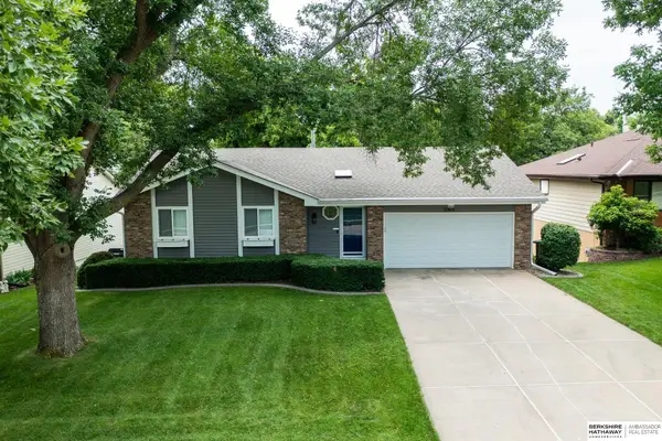 15409 Summerwood Drive, Omaha, NE 68137
