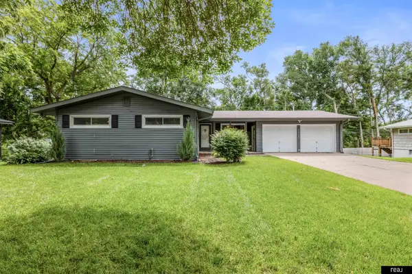 2815 S 102nd Street, Omaha, NE 68124