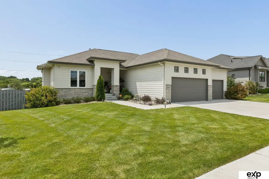 18501 Patrick Avenue, Elkhorn, NE 68022 - #2