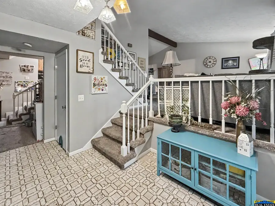 904 W Perry Street, Papillion, NE 68046 - #2