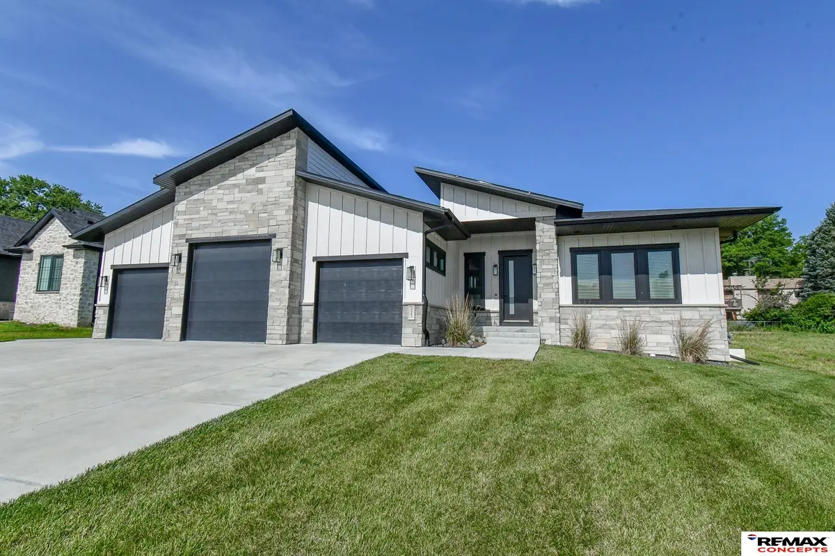 921 S 88th Street, Lincoln, NE 68520 - #1