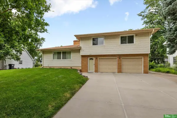 3612 S 106th Street, Omaha, NE 68124