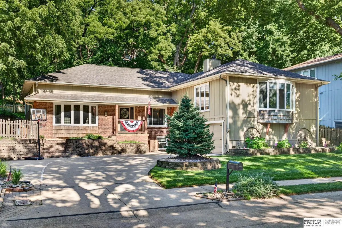409 Greenbriar Court, Bellevue, NE 68005 - #1