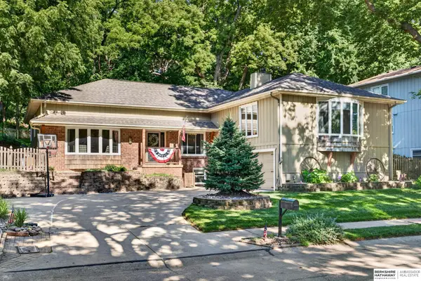 409 Greenbriar Court, Bellevue, NE 68005