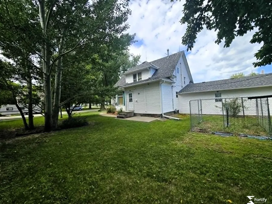 202 E Murray Street, Shickley, NE 68436 - #3