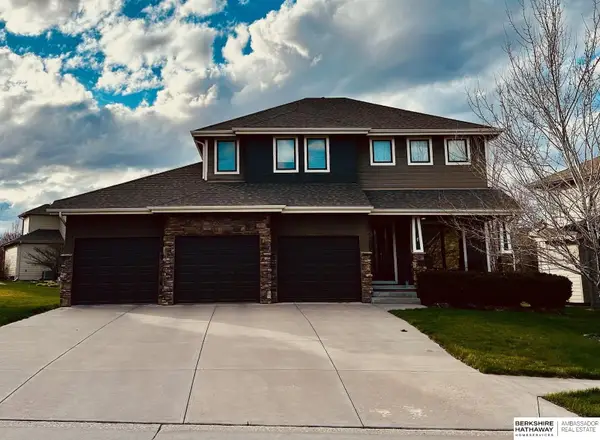 1006 S 197th Circle, Elkhorn, NE 68022