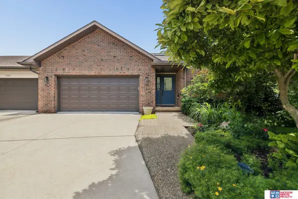 740 Lancashire Court, Lincoln, NE 68510