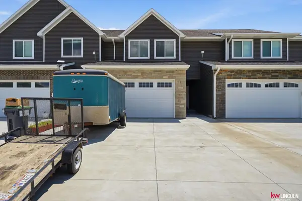 1871 Titan Place, Hickman, NE 68372