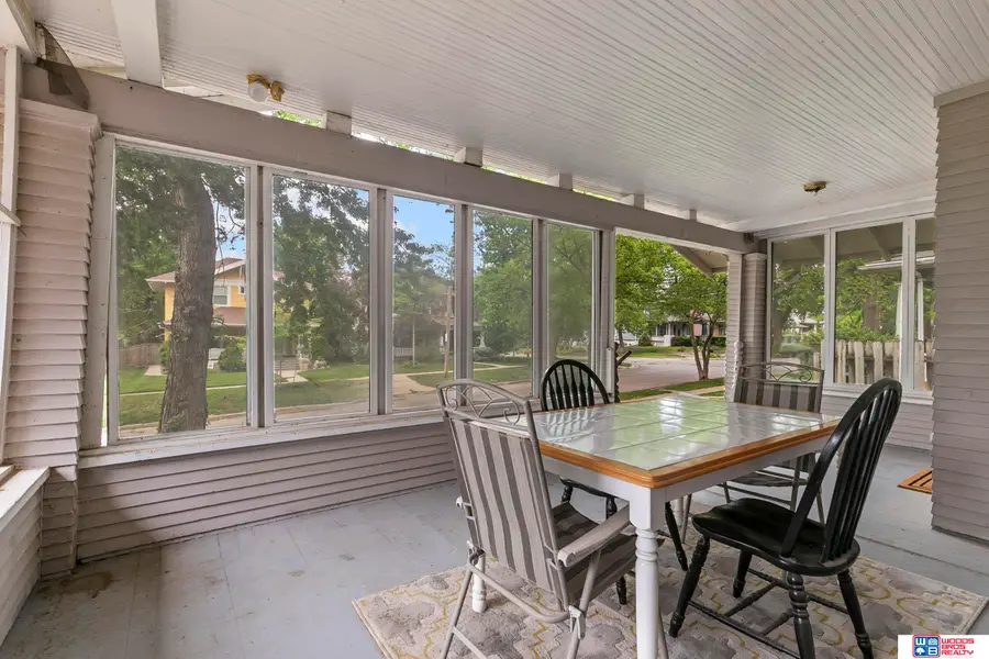 610 S 28th Street, Lincoln, NE 68510 - #3