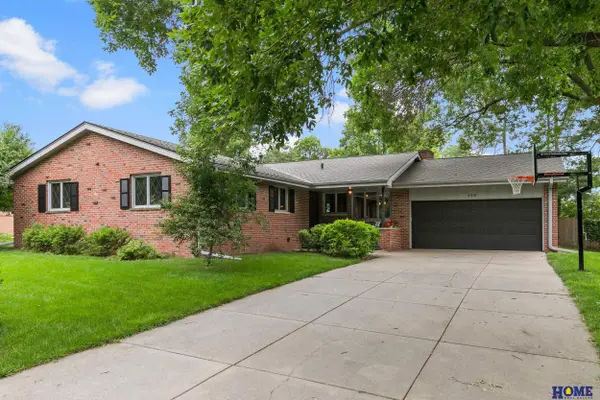 6315 Sumner Street, Lincoln, NE 68506