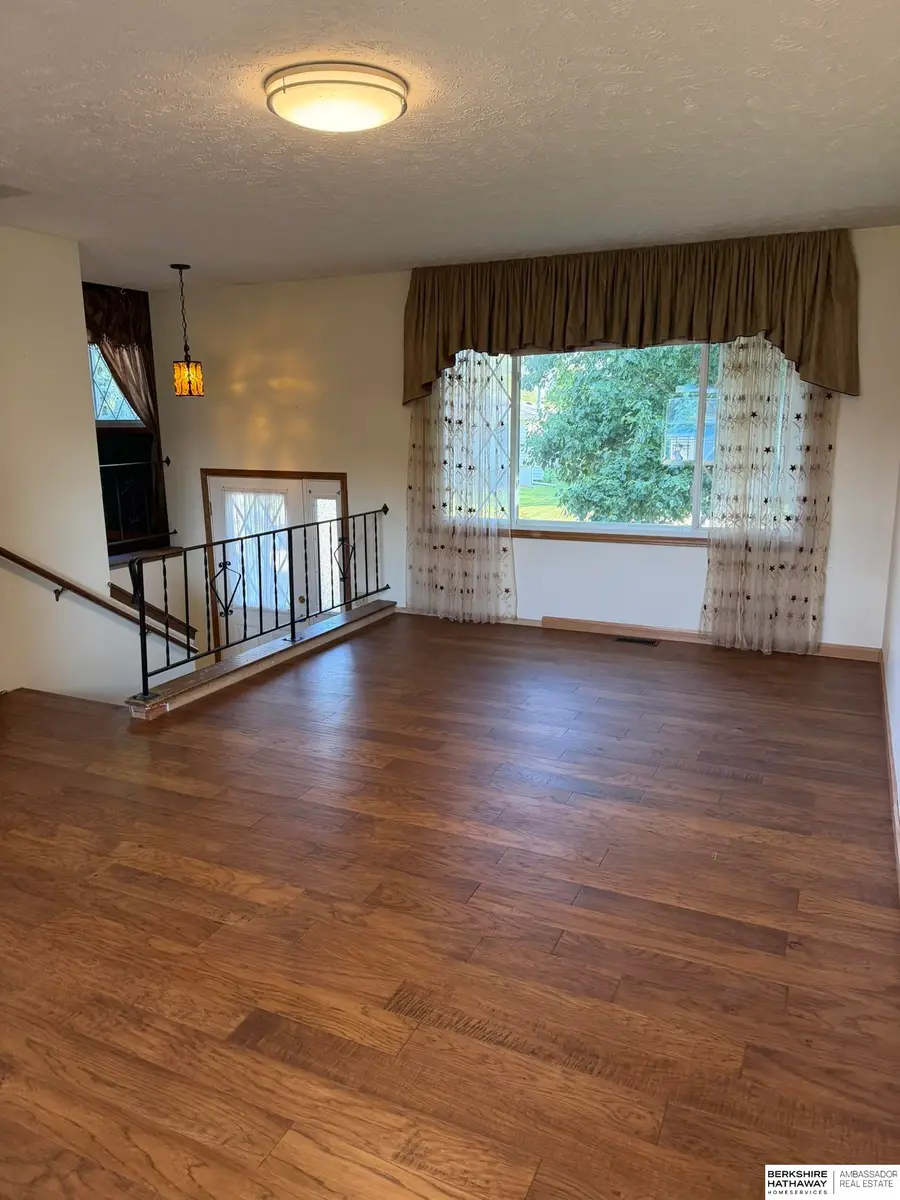 7507 Newport Avenue, Omaha, NE 68122 - #3