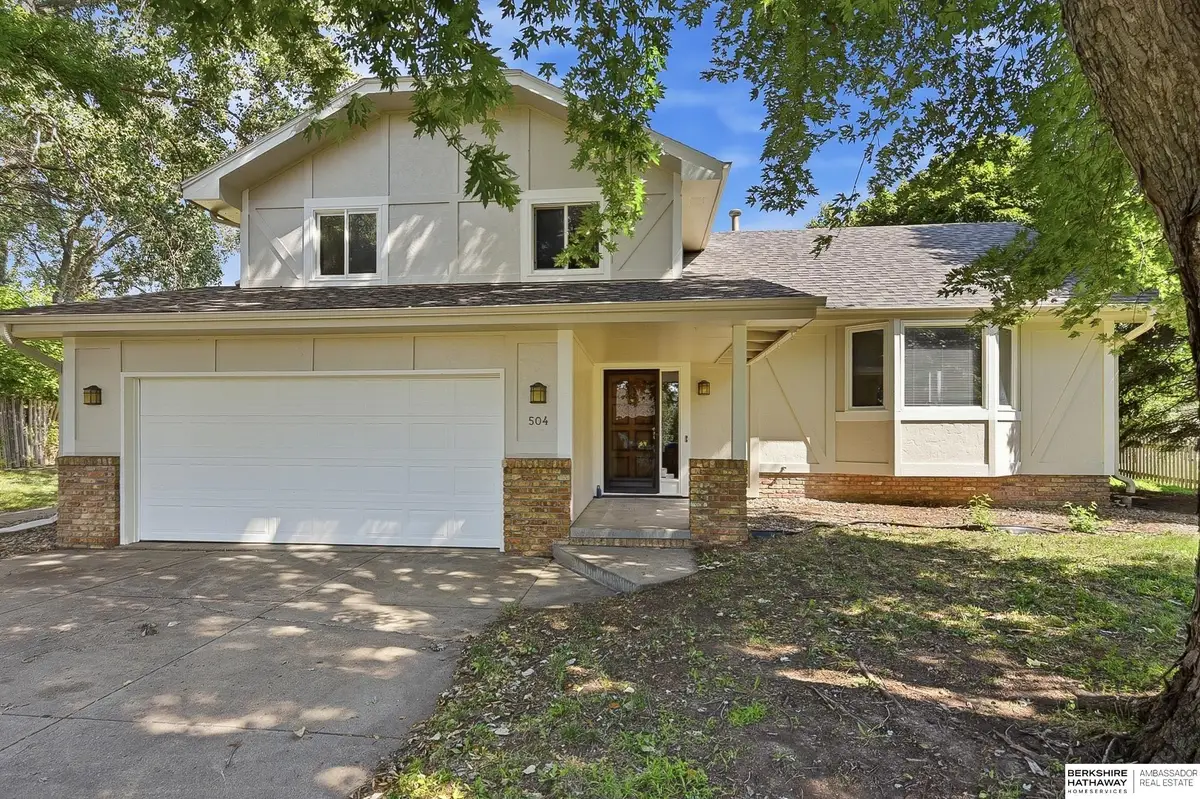 504 Winchester Circle, Papillion, NE 68046 - #1