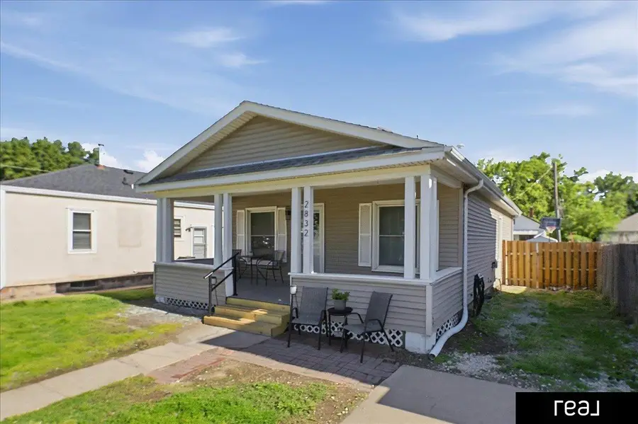 2832 Avenue B Avenue, Council Bluffs, IA 51501 - #2