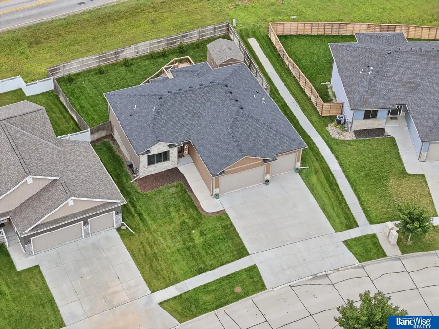 9221 Blacksmith Road, Lincoln, NE 68507 - #3