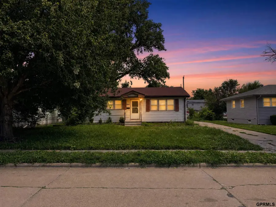 4864 Jaynes Street, Omaha, NE 68104 - #2