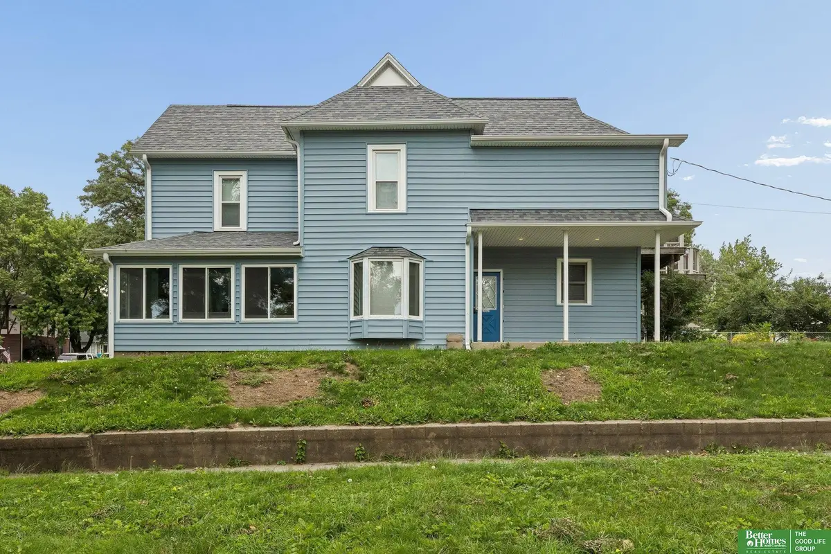 301 N Walnut Street, Glenwood, IA 51534 - #1
