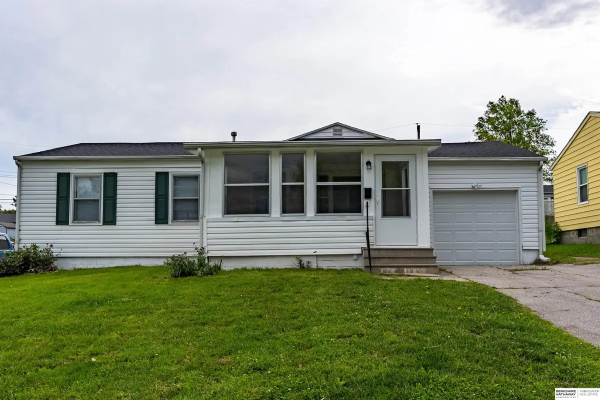 7675 S 41st Avenue, Bellevue, NE 68147 - #1