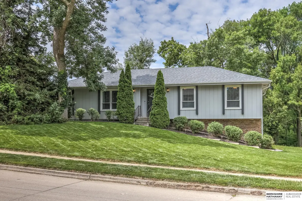 904 S 153 Street, Omaha, NE 68154 - #1
