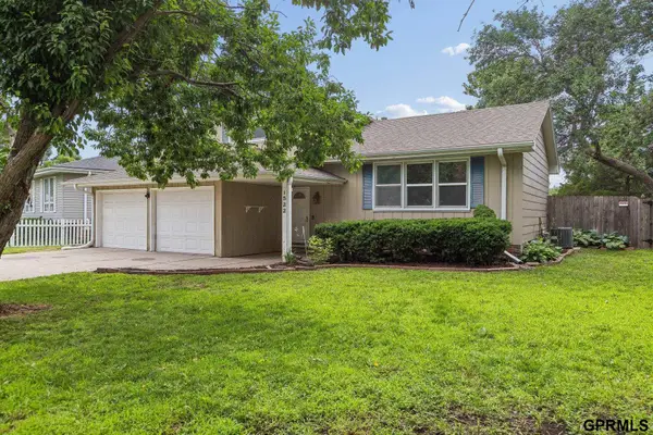 1522 S 139th Street, Omaha, NE 68144
