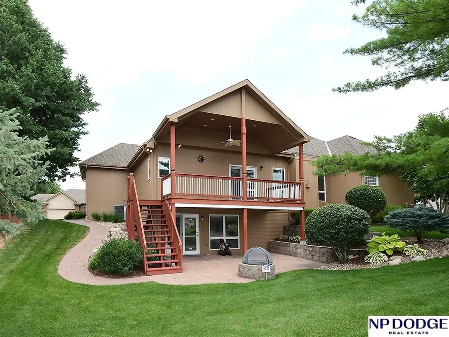 909 Killarney Drive, Papillion, NE 68046 - #2