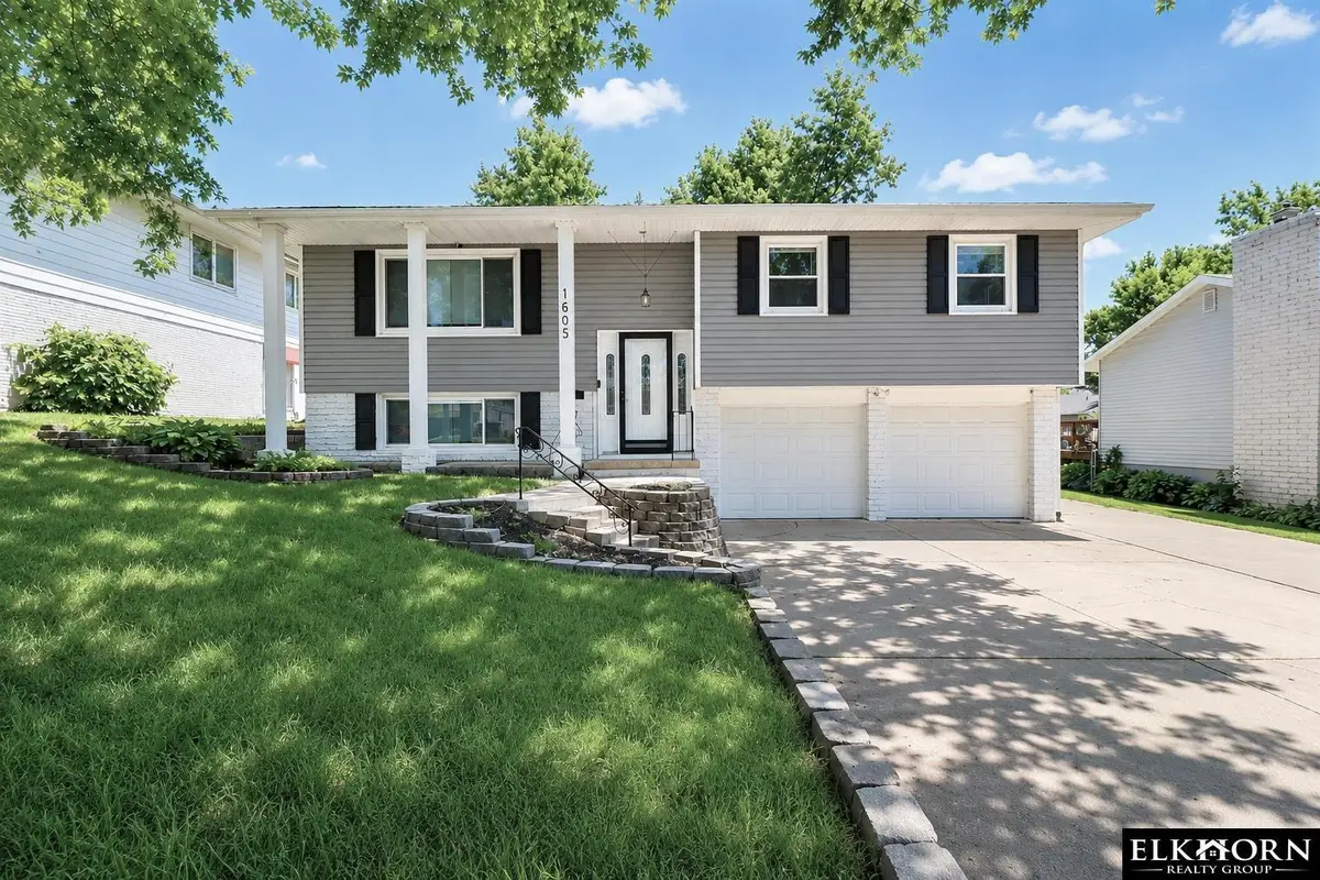 1605 N 106th Street, Omaha, NE 68144 - #1