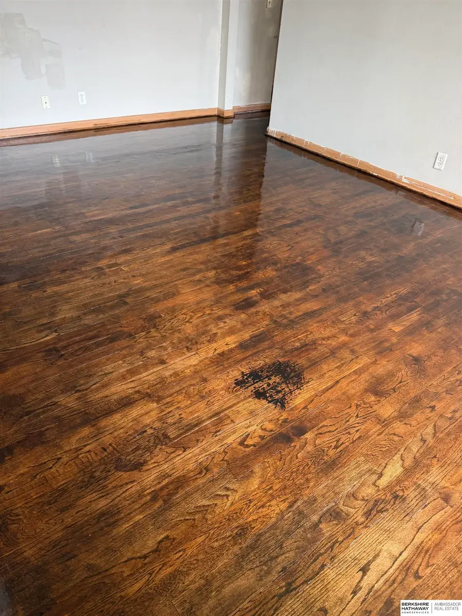 4322 N 52nd Street, Omaha, NE 68104 - #2