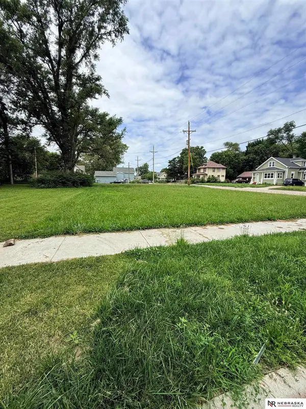 2418 N 17 Street, Omaha, NE 68110-9999