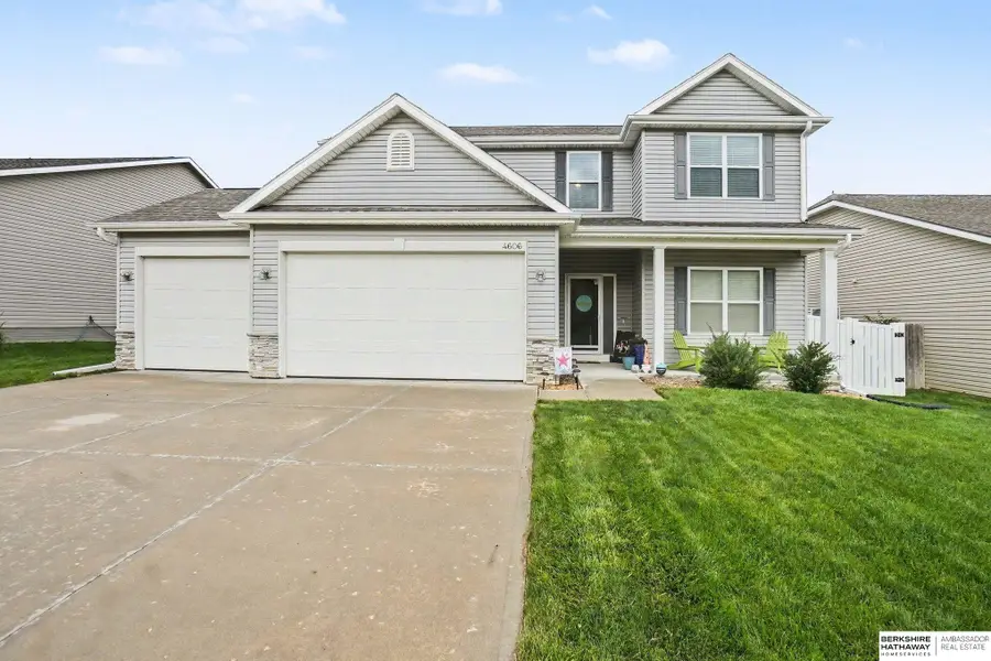 4606 Hansen Avenue, Papillion, NE 68133 - #2